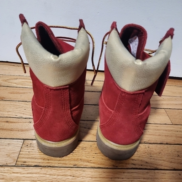 Timberland Holiday ‘Nice’ Themed Red Suede 6” Boots Men\'s Size 9 main image 6